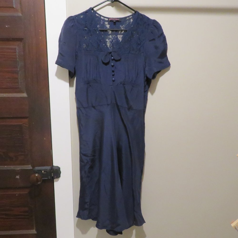 Betsey Johnson 1940s-style navy silk dress - size 10
